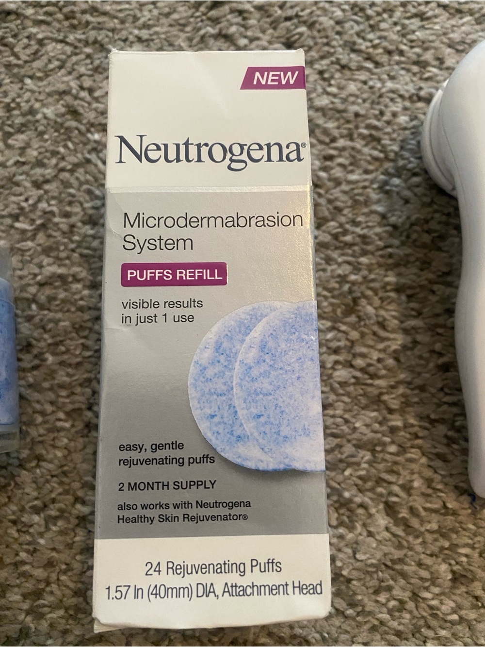 Neutrogena White and Light Blue Microdermabrasion Kit with Refill Puffs - Picture 5 of 6